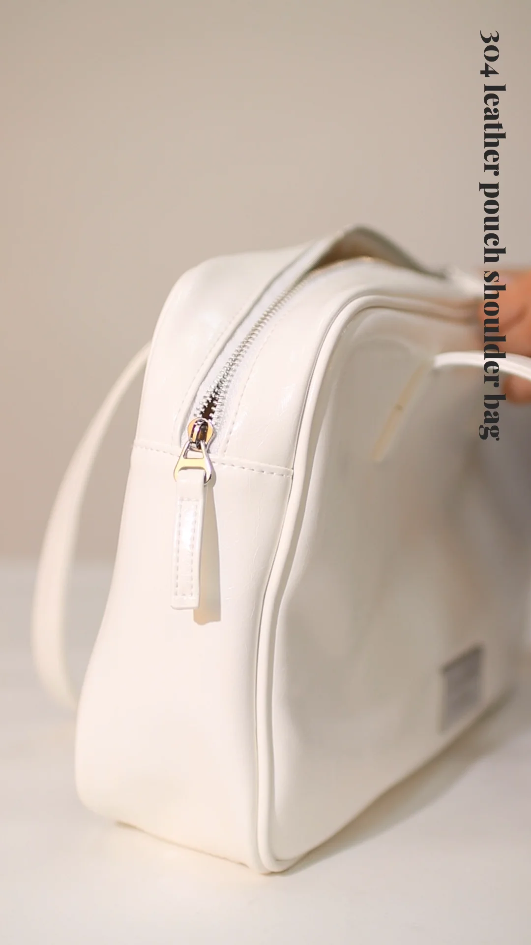 ◆masmarulez◆ 304 leather pouch shoulder bag White 5011553 304 leather pouch shoulder bag _ White : Masmarulez [마스마룰즈]