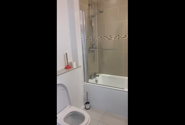 Looking for a housemate  Main Photo