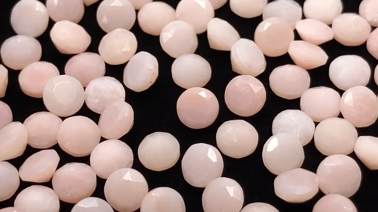 ピンクオパール 穴なしラウンドファセットカット4×4mm 10粒｜天然石
