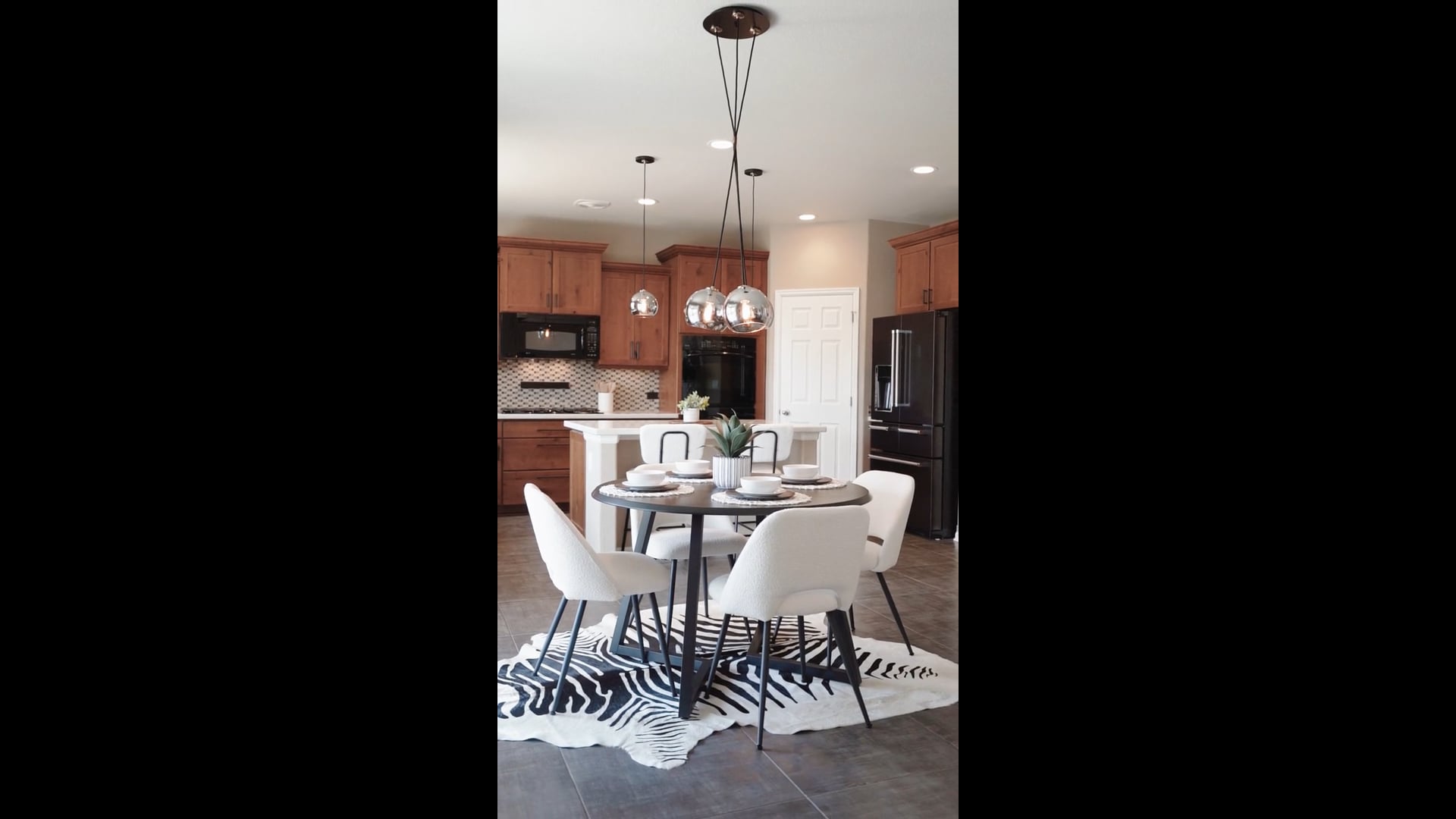 8402 S Dudley St - Showcase Video