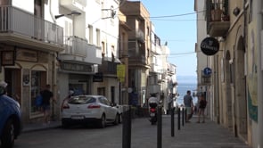 Cauen les vendes del comerç i els allotjaments aquest juliol a l'Escala