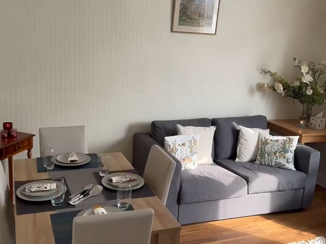 Double room in shared house Main Photo