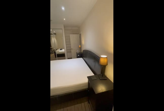 En-suite Furnished, &pound;850 1 or &pound;1100 for 2 persons  Main Photo