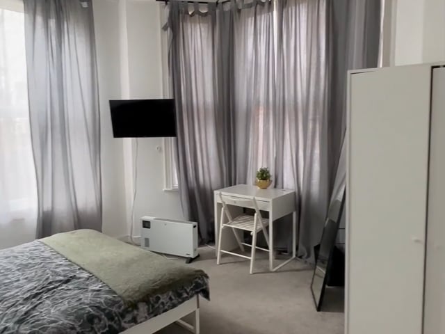 Video 1: Master Room