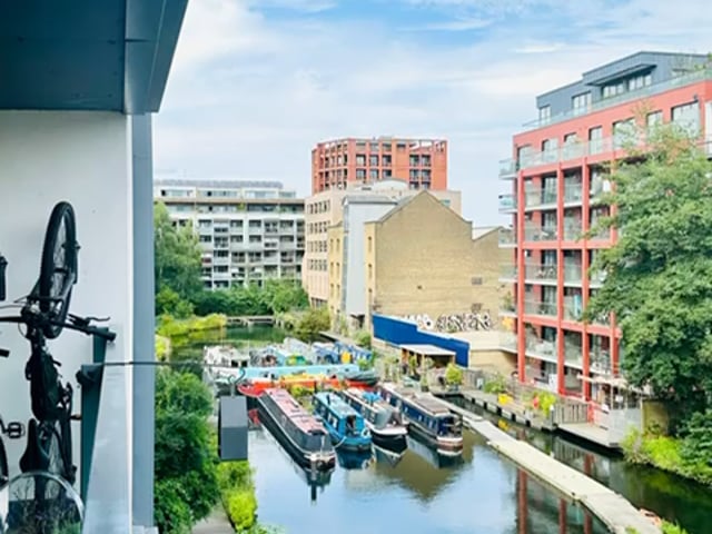 Amazing Oasis: Canal-Side Haggerston Apartment Main Photo