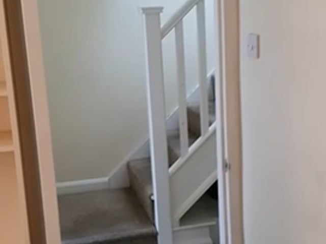 Double bedroom in a very decent and clean flat  Main Photo