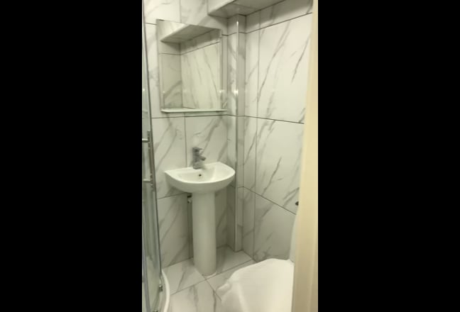 Lovely small double room available for rent  Main Photo