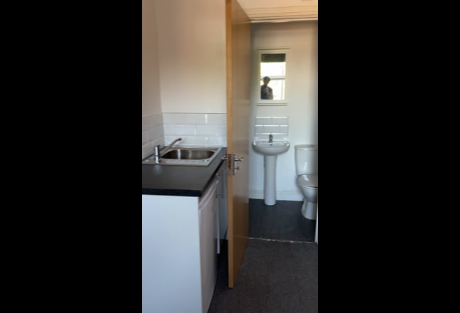 Double Bedroom with En-Suite for Rent in Retford Main Photo