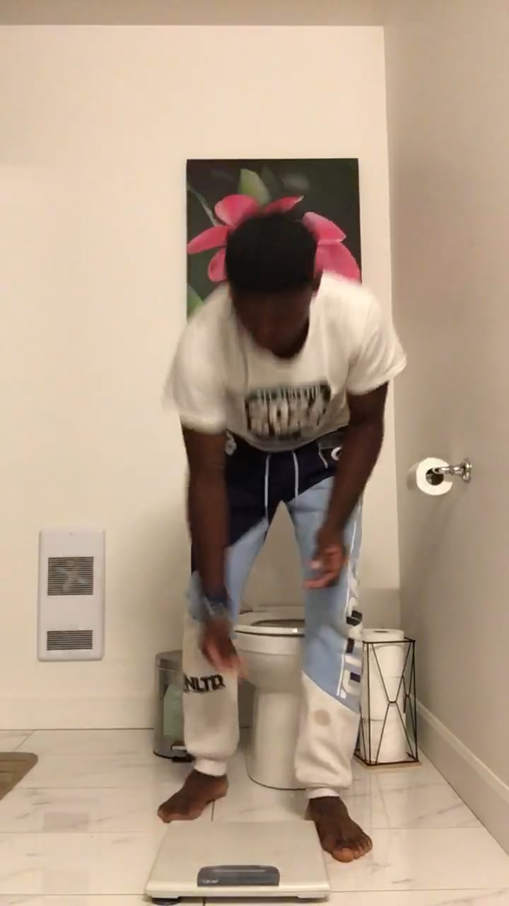 Watch bryan gwadja's Weight: 160.28 pounds