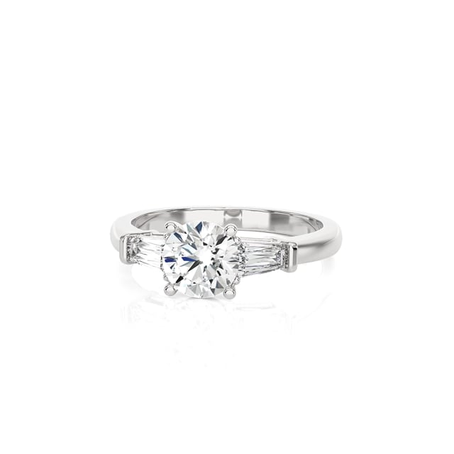 1.00 Karat Trilogie-Ring aus Platin mit rundem Labordiamant und im Labor gezüchtete Baguettes