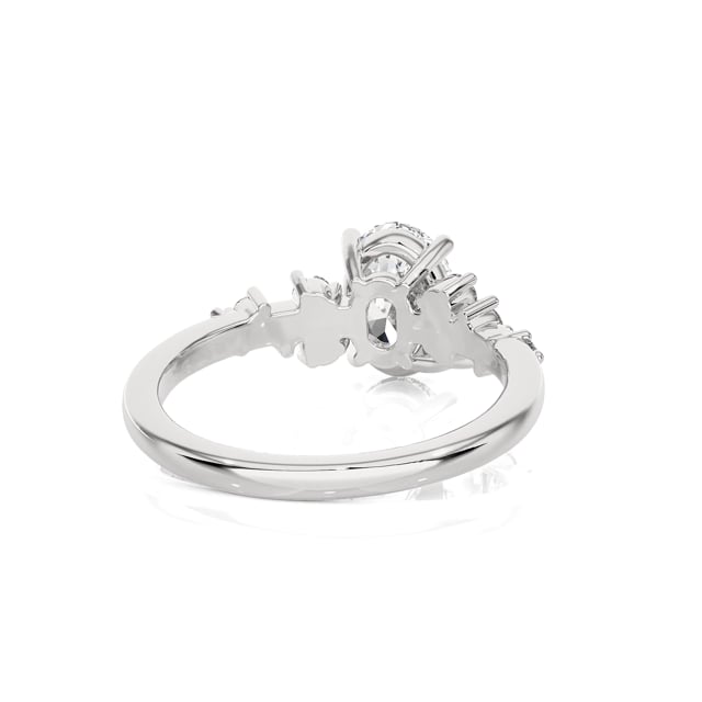 1.00 carat bague solitaire en grappe avec un diamant ovale synthétique en or blanc