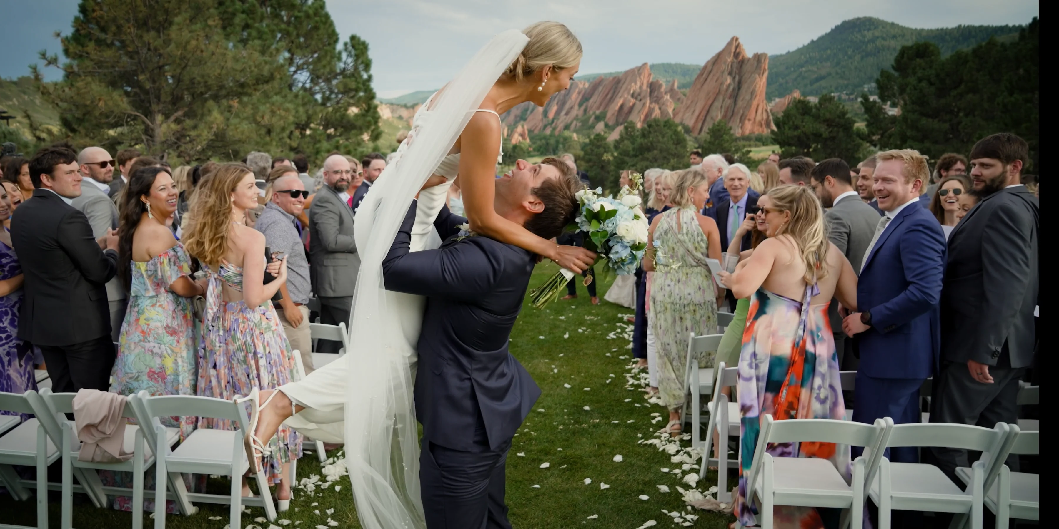 Beautiful Photos of LGBTQ+ Weddings From All Over the World - Business  Insider, image size:3600x1800