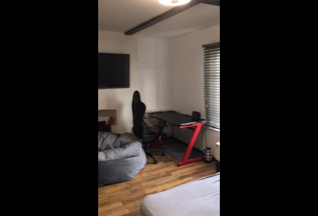 Double room in Hove Main Photo