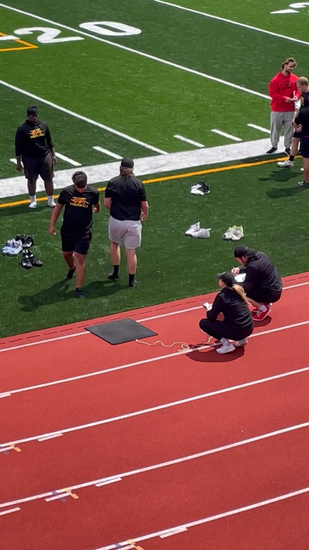 Watch hayden howard's Vertical Jump: 17.98 inches