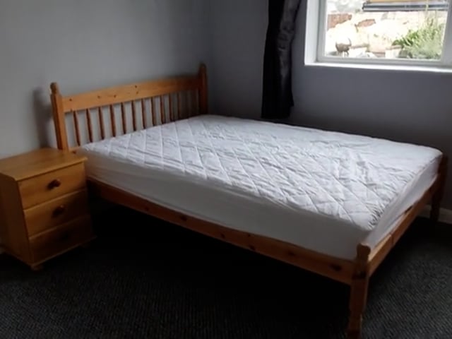 £400 PCM Walking distance to town centre Main Photo