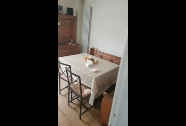 Spacious double en-suite room in large house  Main Photo