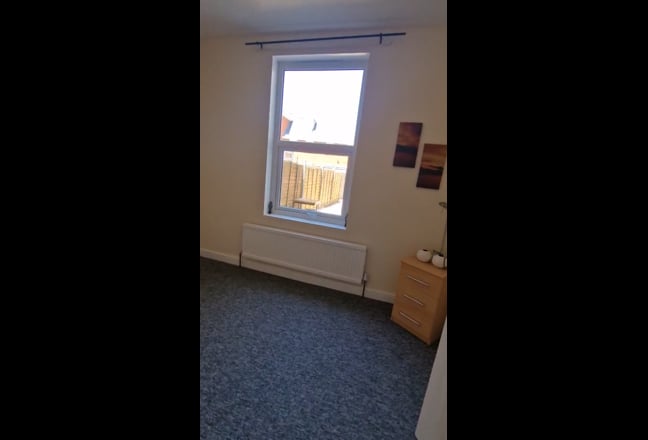 1 bed room Near University of Suffolk Main Photo