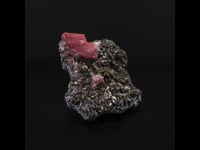 75338 - Rhodochrosite, Pyrite