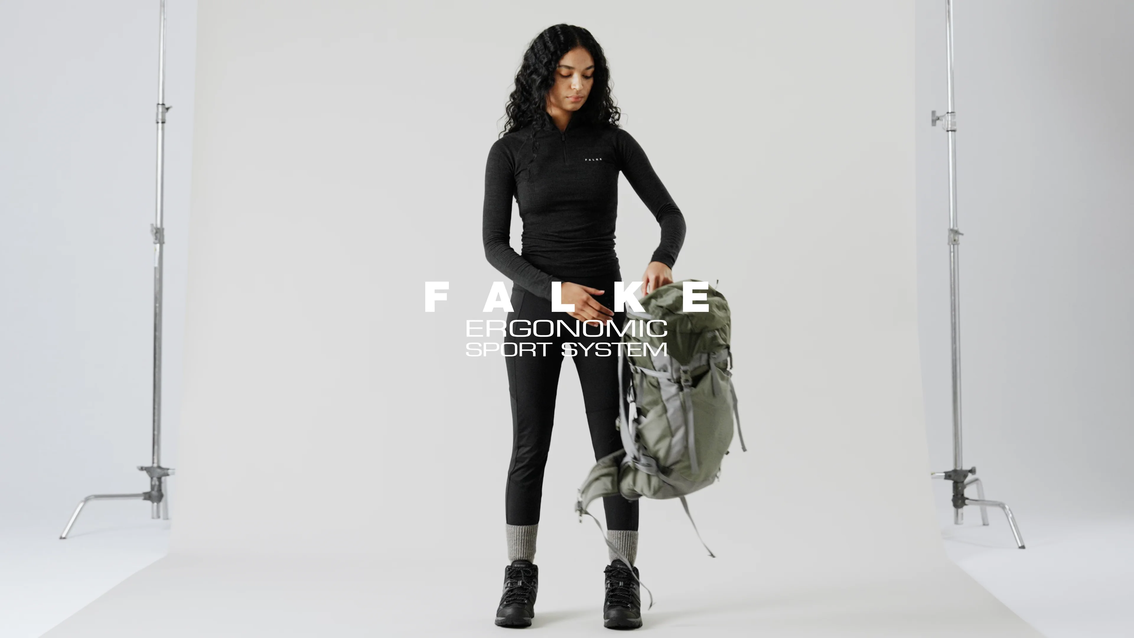 FALKE FW24 Multi Trekking still
