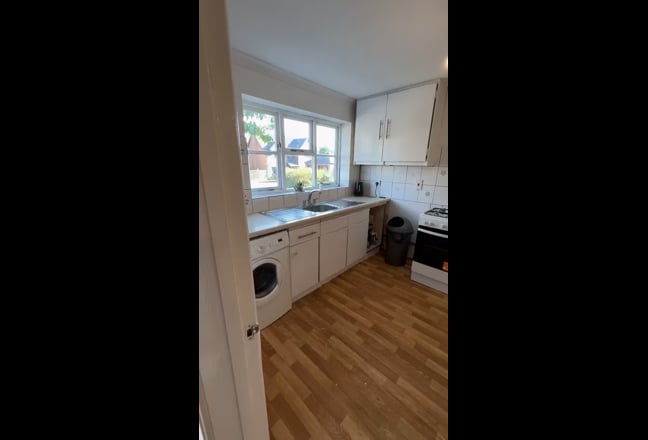  4 Bedroom  House,  Lower  Earley  RG6 Main Photo