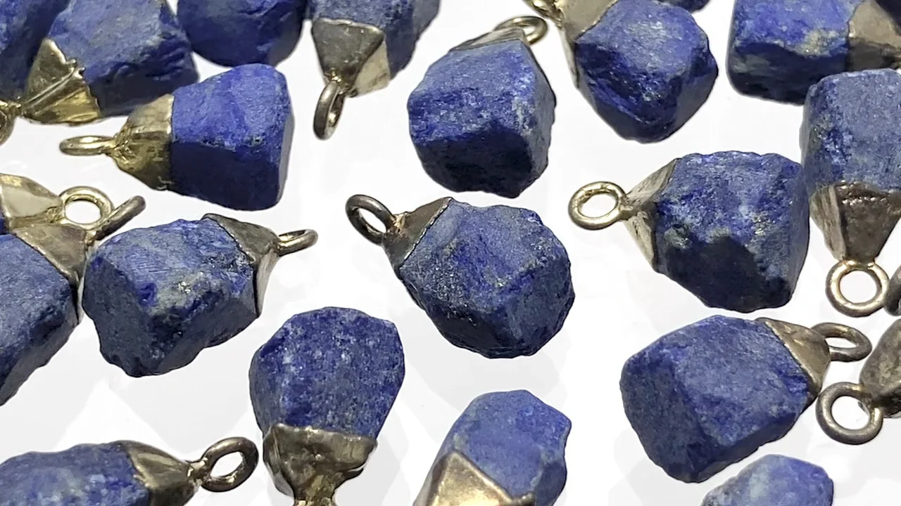 ラピスクラブ◇ロケットチャーム◇当時物 ラピスラズリ ラフロック チャーム 2個｜天然石ビーズの卸問屋