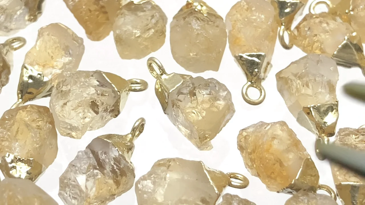 シトリン ラフロック チャーム 2個｜天然石ビーズの卸問屋・通販