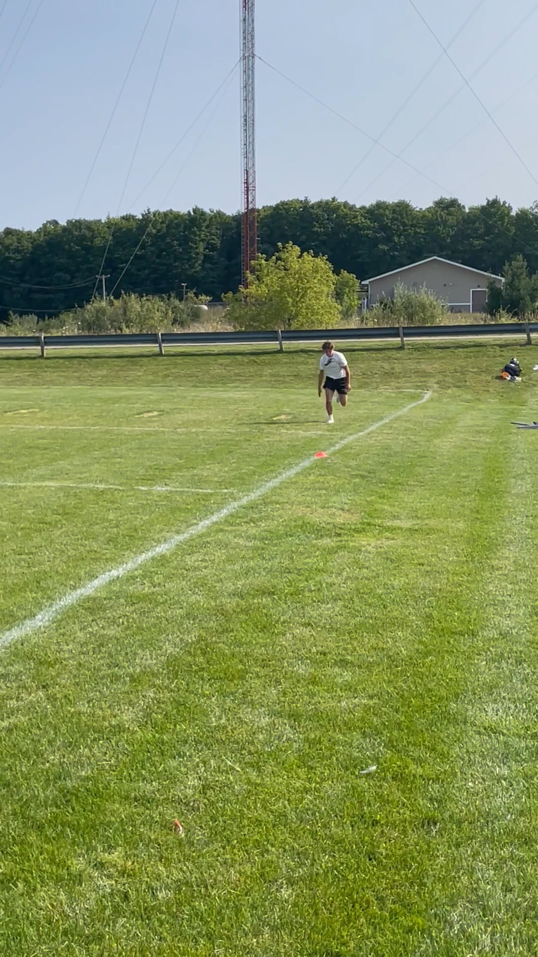Watch andrew szymoniak's 40 Yard Dash: 4.69 seconds