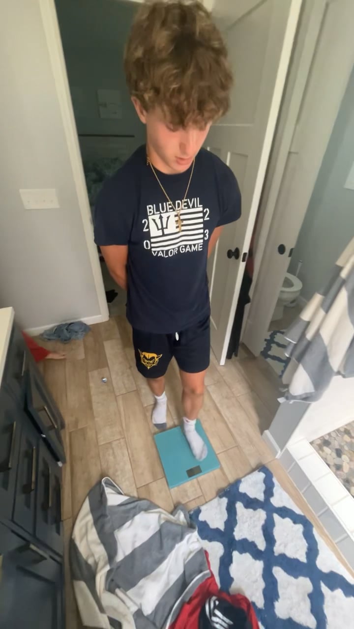 Watch andrew szymoniak's Weight: 149.4 pounds