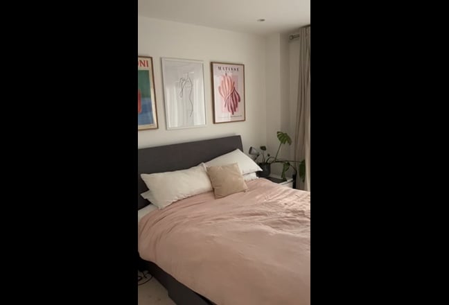 Modern room with shared bathroom in new build Main Photo