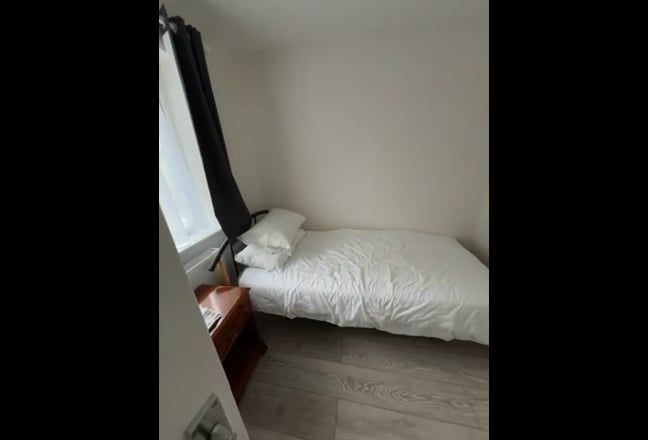 Single furnished room Main Photo