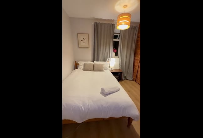 2 DBL room  after brand new renovation with park v Main Photo