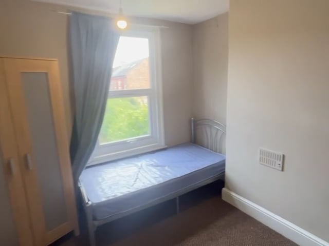 Room Available - NG1  Location - Addison St  Main Photo