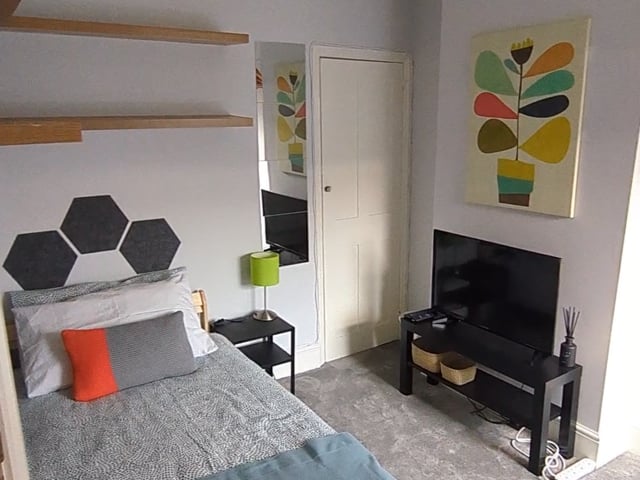 Video 1: Bedroom