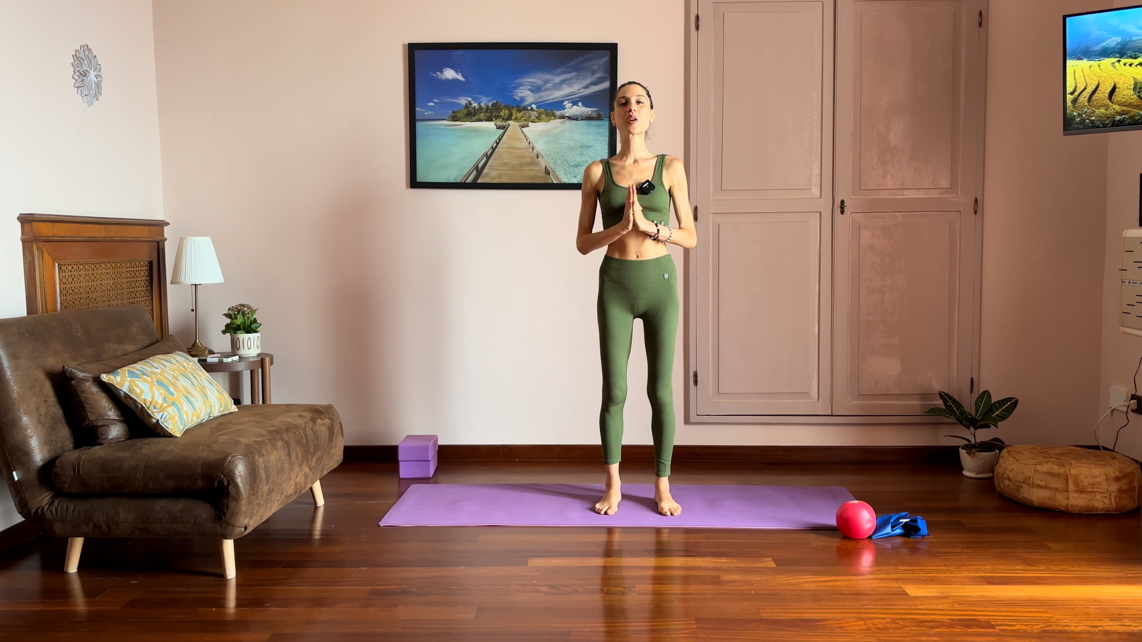 Dynamic Pilates X water retention and inflammation ( ball and band)