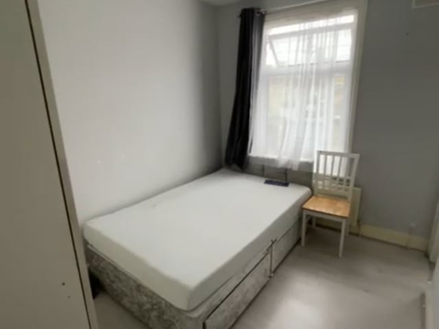 En suite Double Room 5 min from Upton Park Station Main Photo