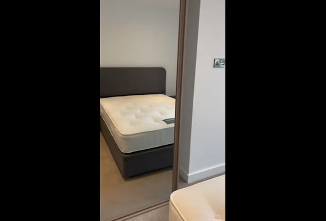 1  Double Room Available -Deansgate Square Main Photo