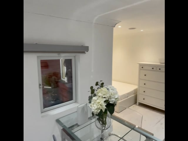 ''Wonderful Studio Flat All Included in Kilburn" Main Photo