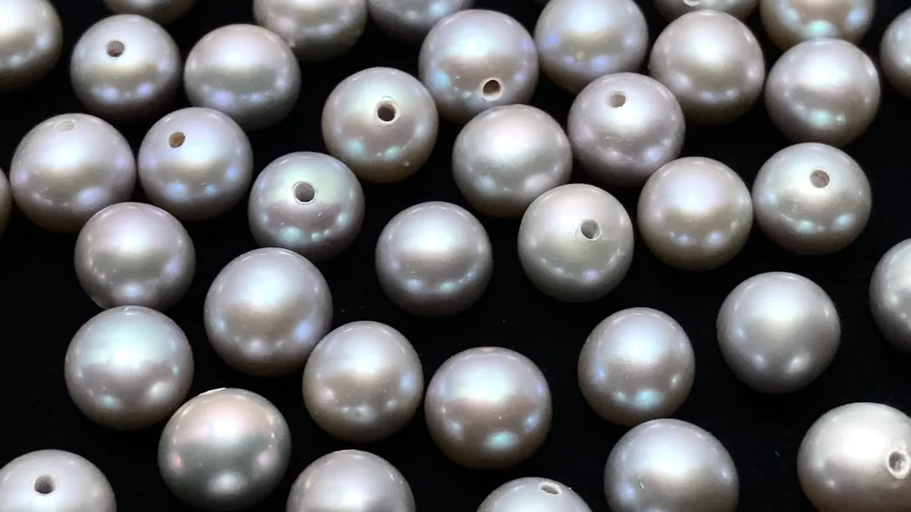 淡水真珠 ラウンド6mm 【片穴】 シルバー 1ペア|天然石ビーズの 淡水真珠 ラウンド6mm 【片穴】 シルバー 1ペア|天然石ビーズの