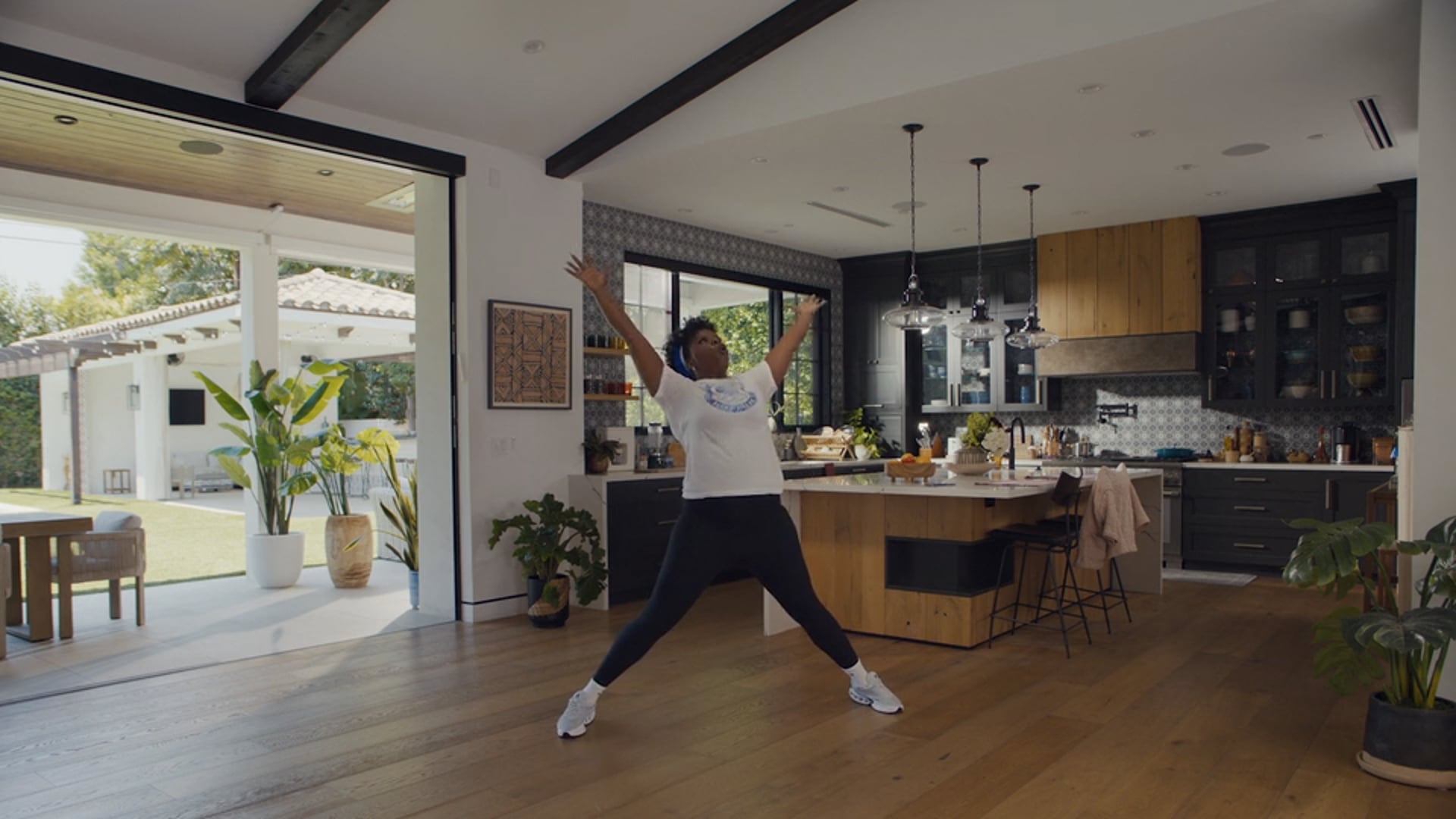 GOOGLE GEMINI X OLYMPICS - LESLIE JONES DOES GYMNASTICS
