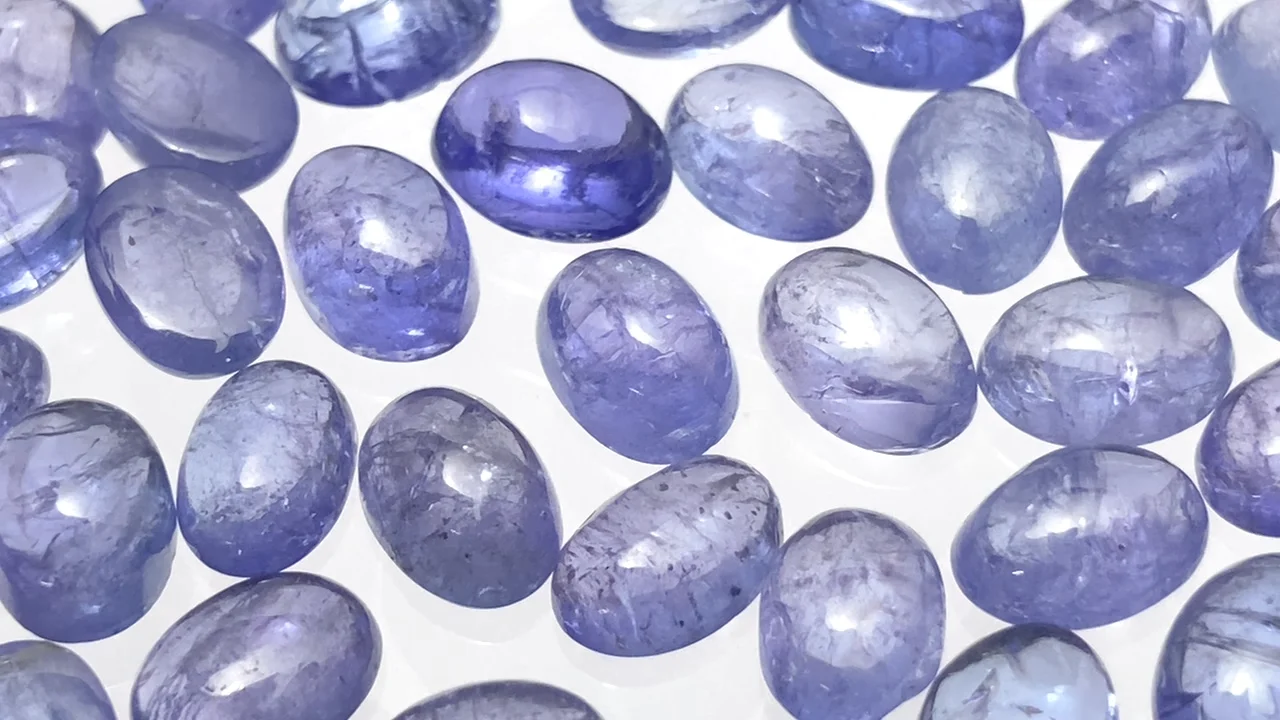 動画】タンザナイトAA++ オーバル カボション7×5mm 3個 - 天然石ビーズ