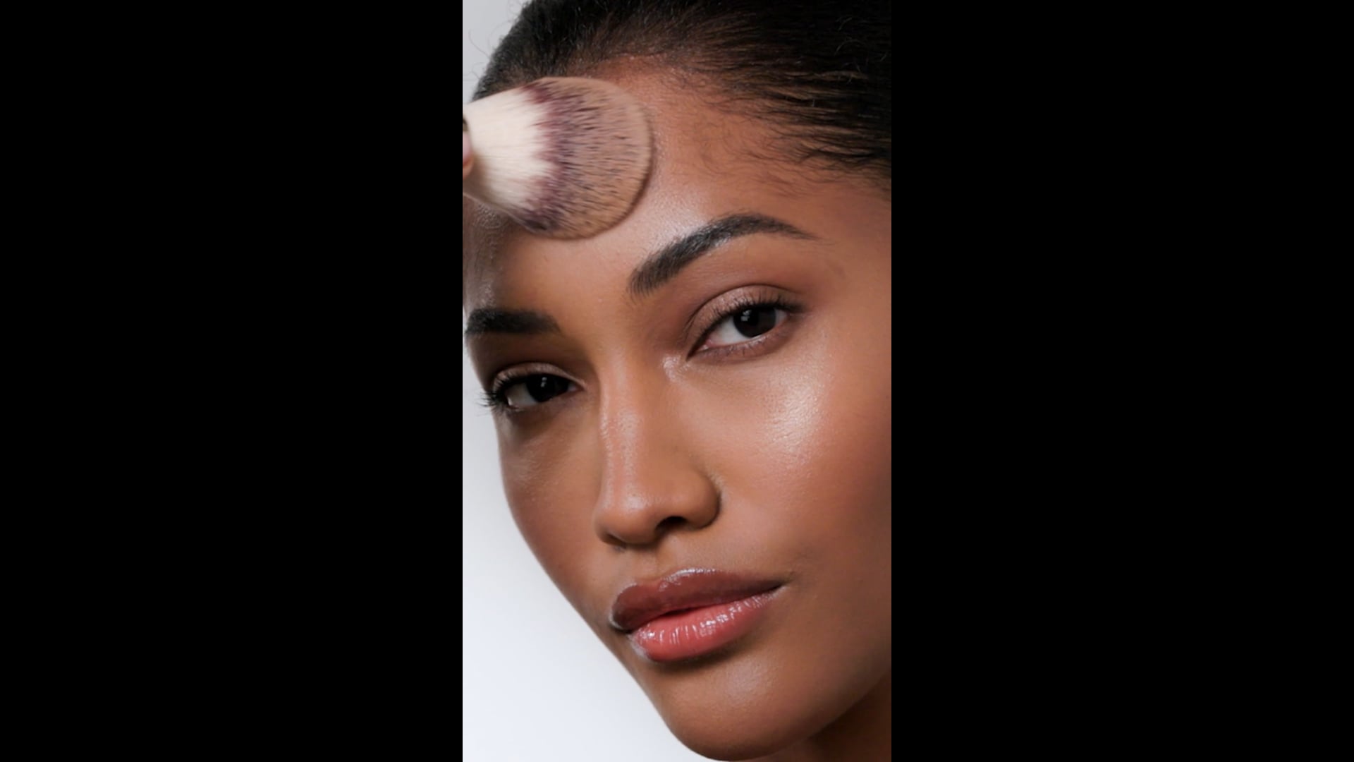 HOURGLASS ALEU Palette Campaign Launch