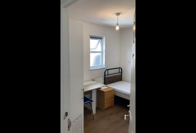 1 double bedroom to be let for 1 person in Norbury Main Photo