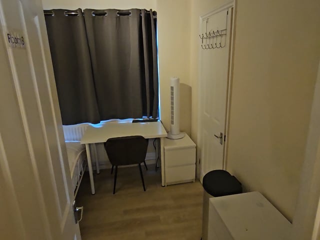 Double Room 5 Mins Walk From Basildon Hospital Main Photo