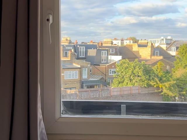 Double Room in Fulham Available - Flatshare Main Photo