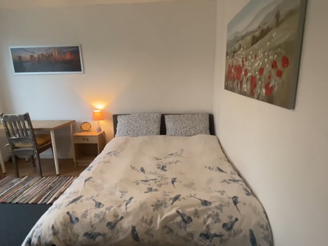 Video 1: Cranfield village bedroom £895 double or £775 single Mk43 0EW own private bathroom not ensuite 