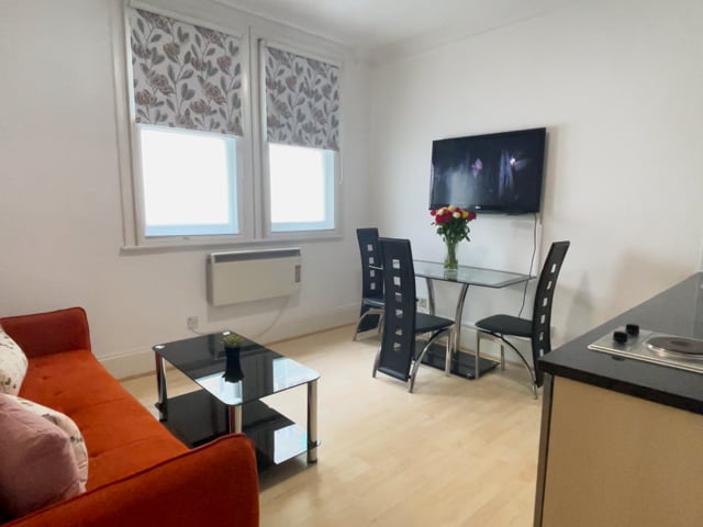 Furnished Large One bedroom Flat in Mayfair Main Photo