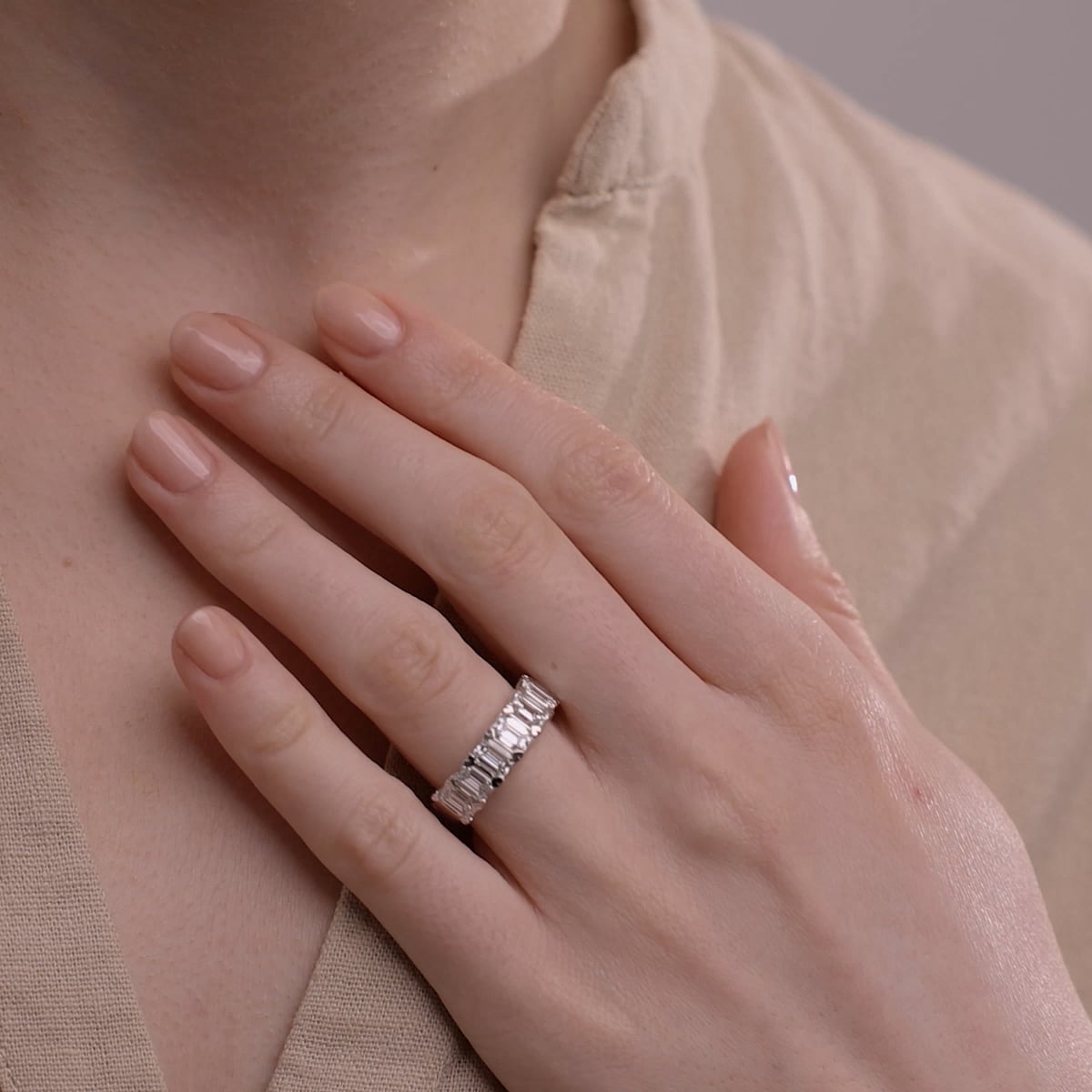 product video 2 for 3 ctw Emerald Lab Grown Diamond Seven-Stone Anniversary Band