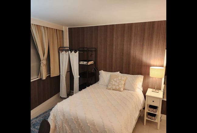 Deluxe Furnished Room /Ocean Bay View Main Photo