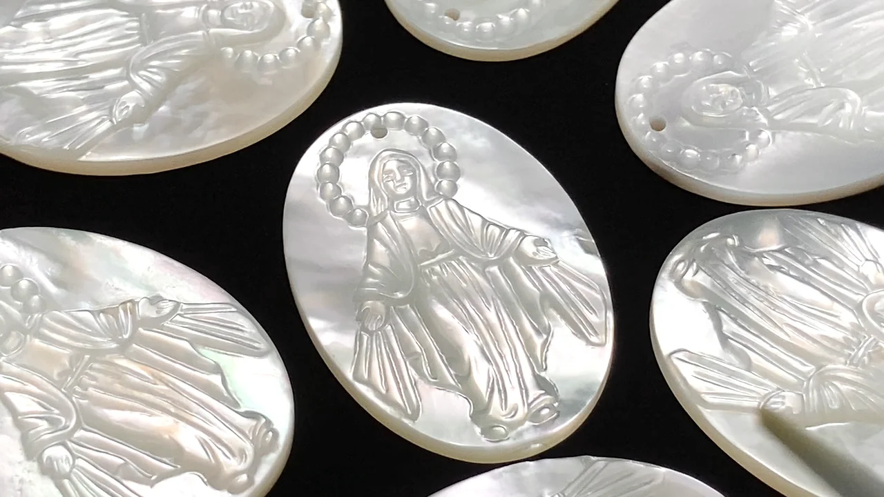 Ruby様専用】天然ホワイトシェルのマリアネックレストップ 楽天