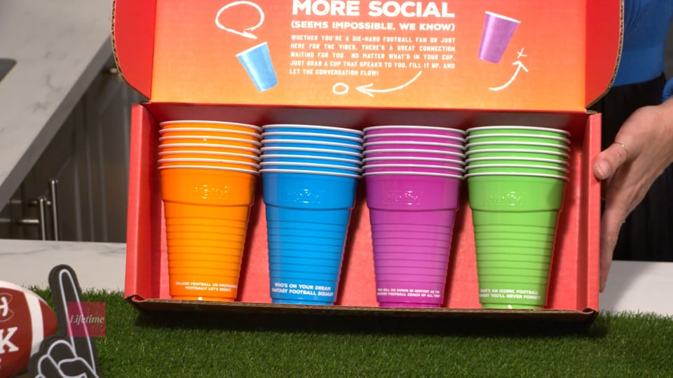 Hefty® Kickoff Cups Tackle Game Day Conversations